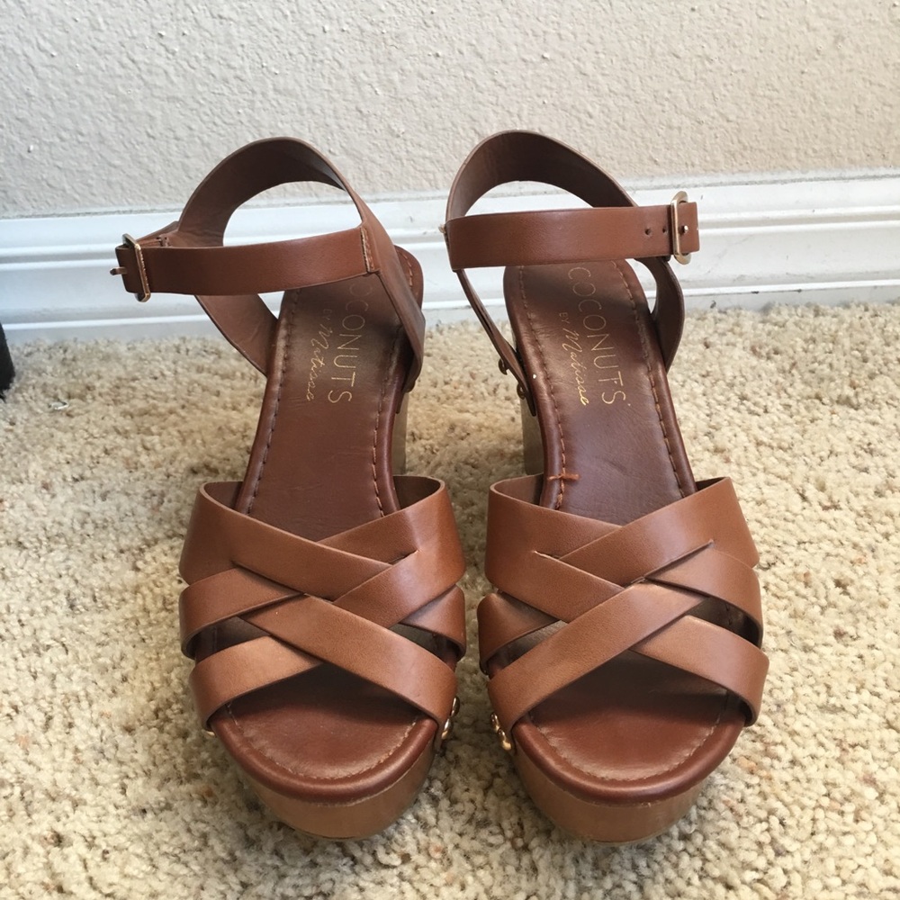 Coconut by Matisse brown wedge heels sz 8